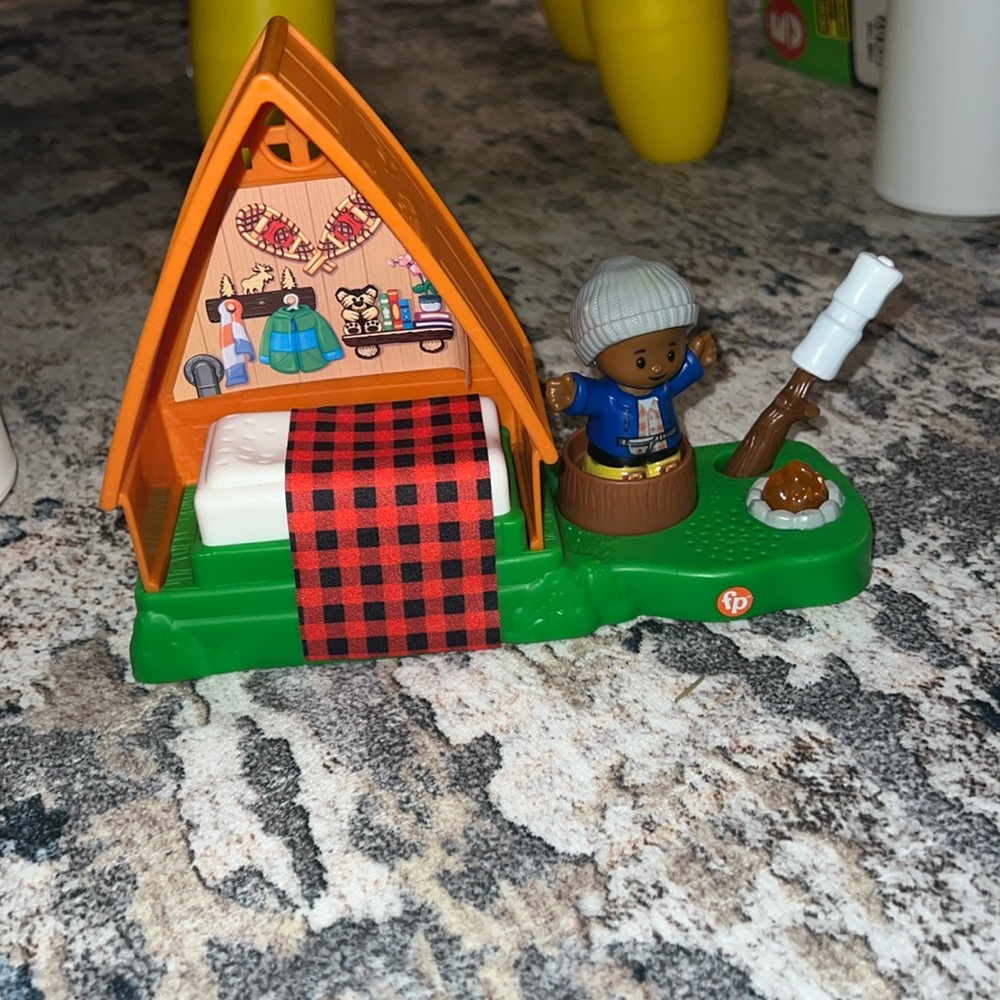 Cozy Cabin Playset with Figure